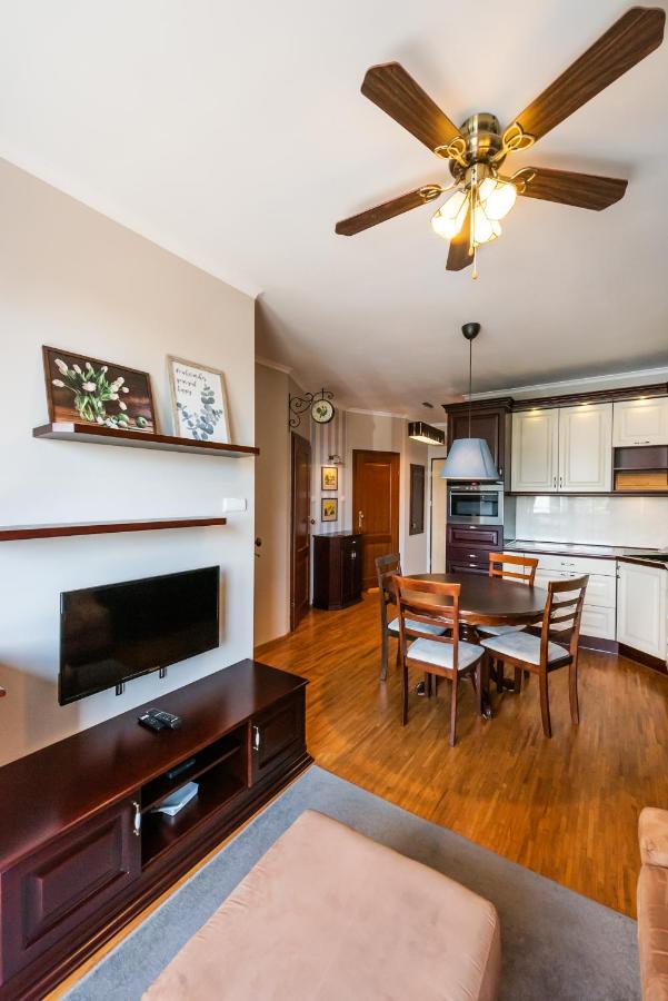 Metro Wilanowska Homely Apartment Varşovia Exterior foto